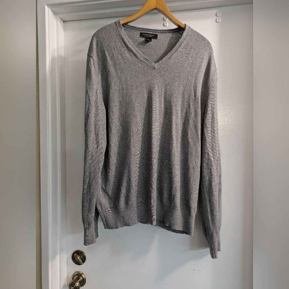 Banana Republic Gray V-Neck Sweater Luxury Blend Silk, Cotton And Cashmere